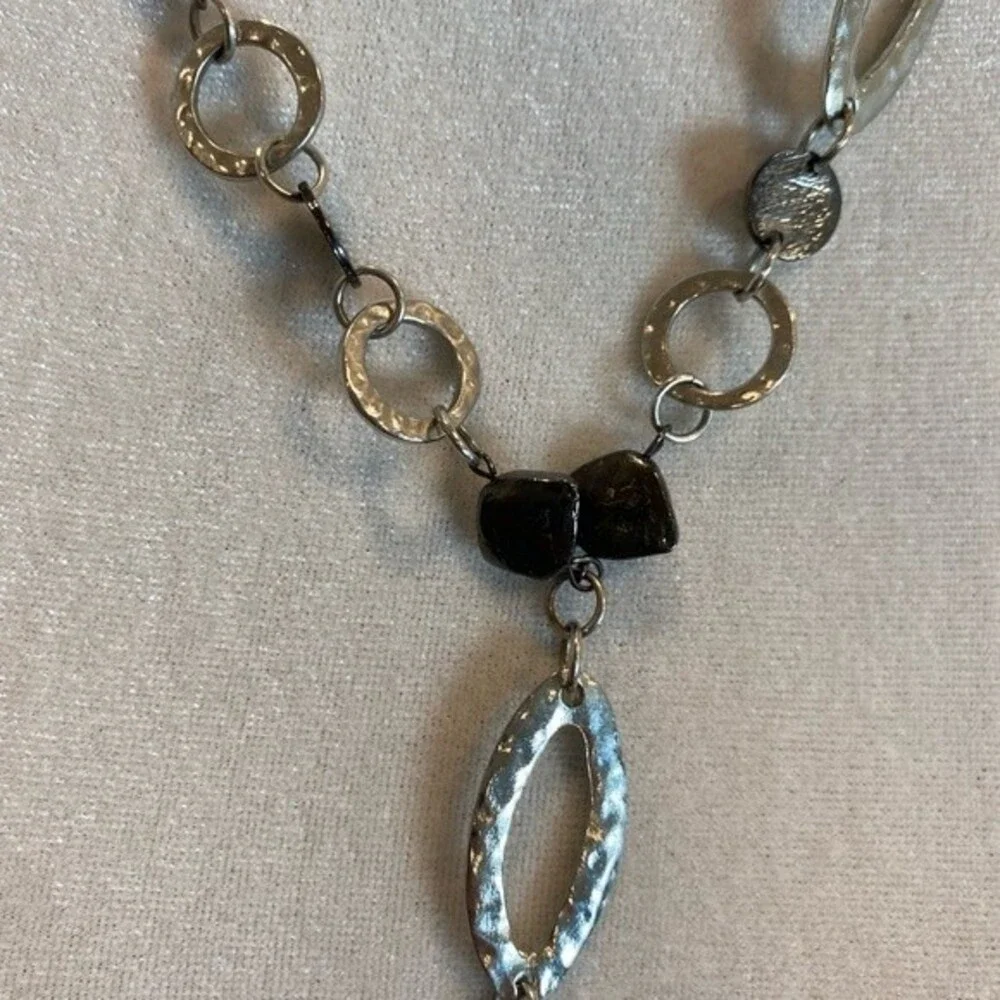 Hammered Silver and Stone Art Deco necklace. Adjustable length